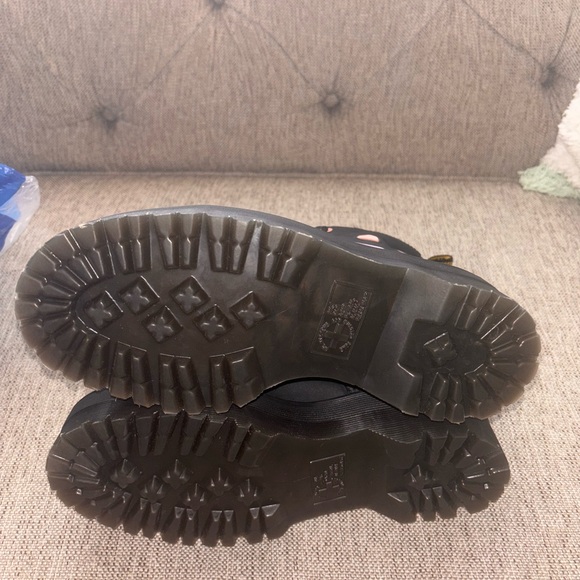 New Dr. Martens Sinclair Heart Platform Boot women size 7 - Picture 5 of 10